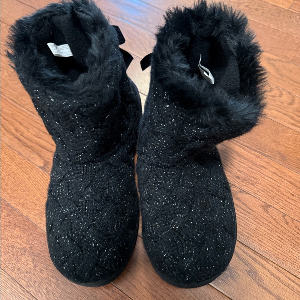 Women's Black Fur-Lined Boots size 7